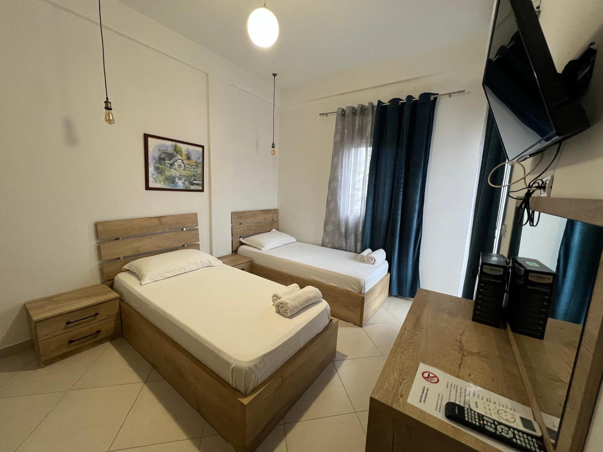 Hotel Apostoli Permet Exterior photo